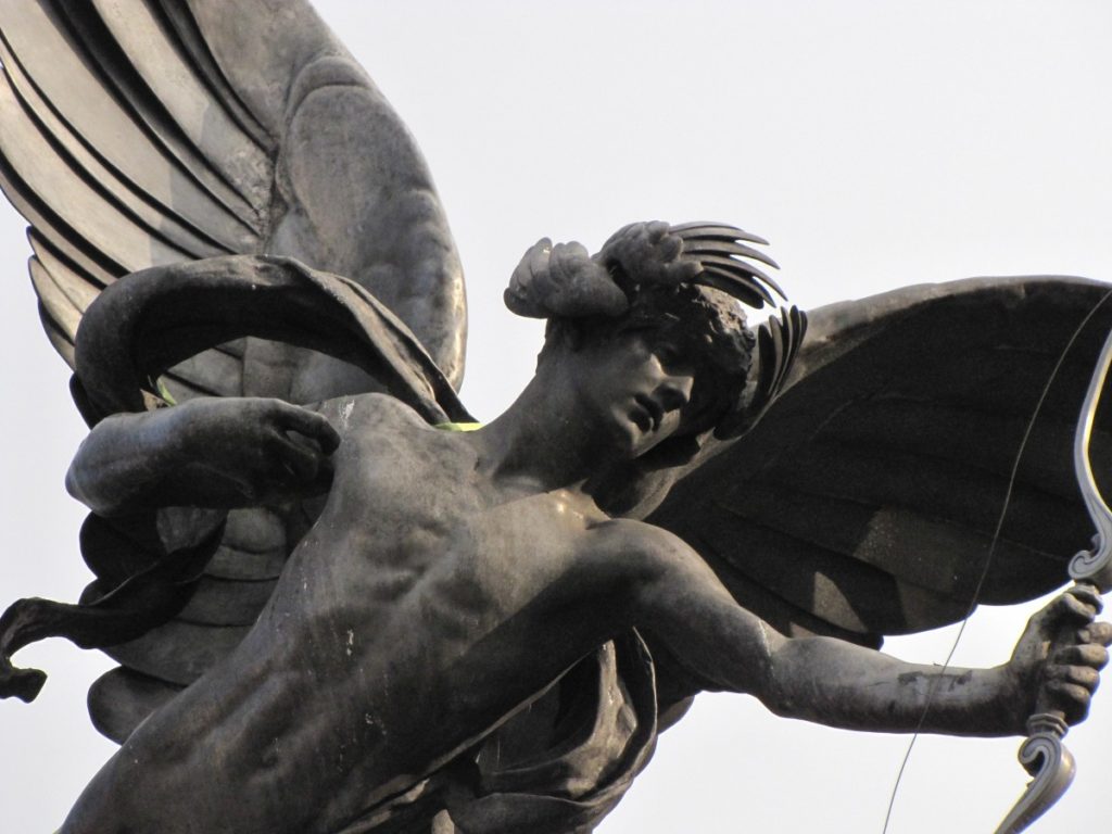 estatua de Eros
